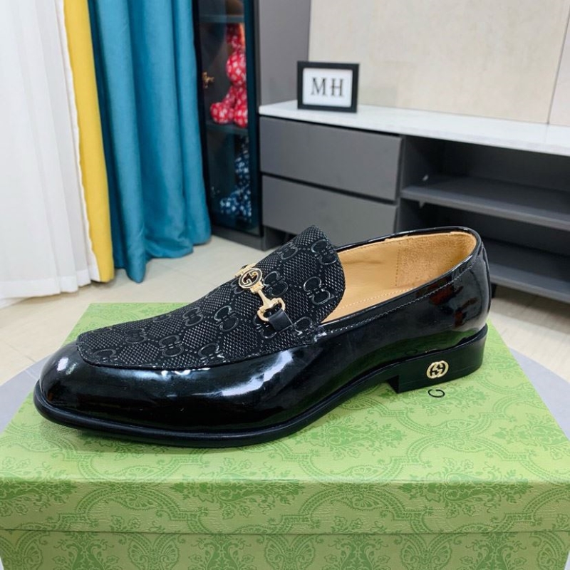 G*u*i leather shoes